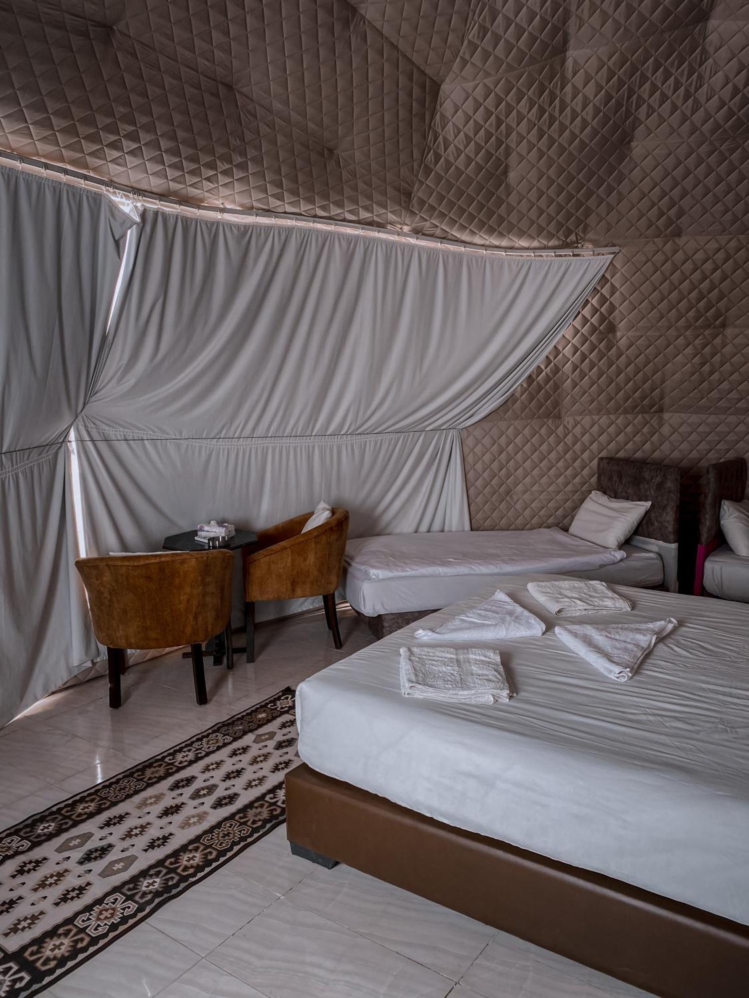 Rum Magic Luxury Camp วาดิรัม ภายนอก รูปภาพ
